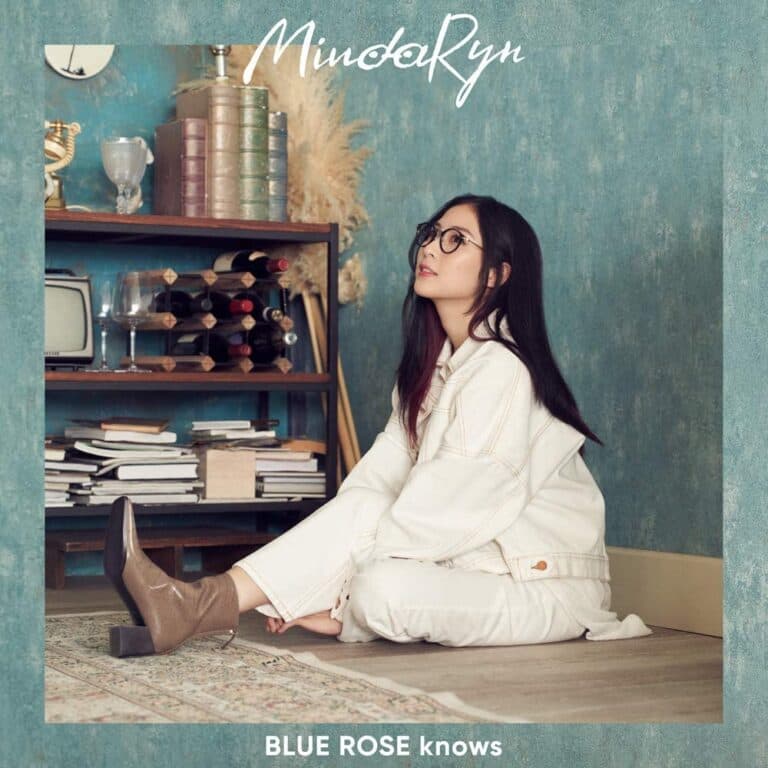1st Single「BLUE ROSE knows」